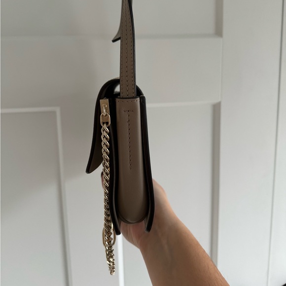 Chloe Faye Small Leather Purse - Picture 9 of 11